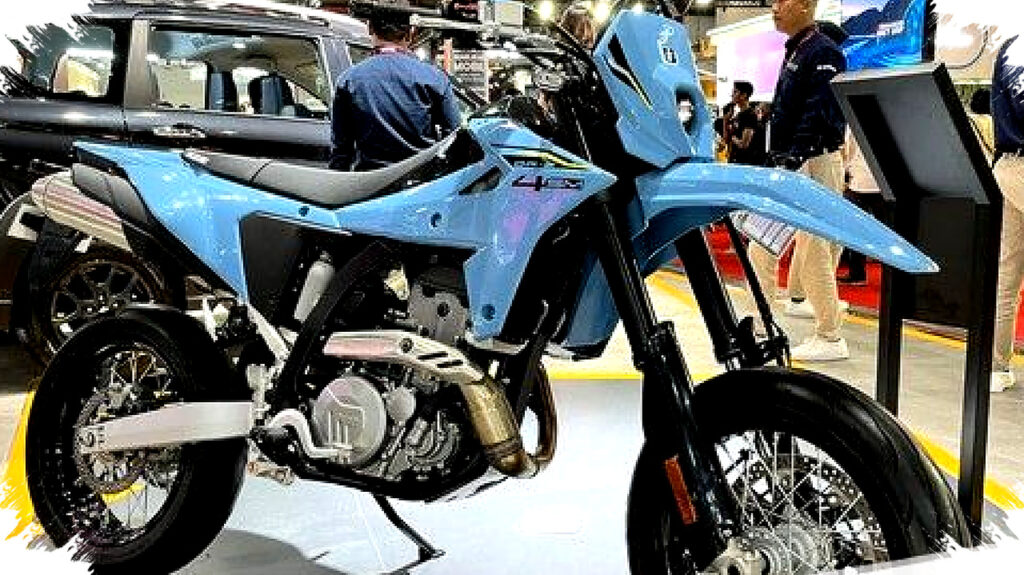 Suzuki DR-Z4SM Menggebrak IIMS 2026 Jakarta, Supermoto Gagah Siap Tantang Pasar Motor Tanah Air