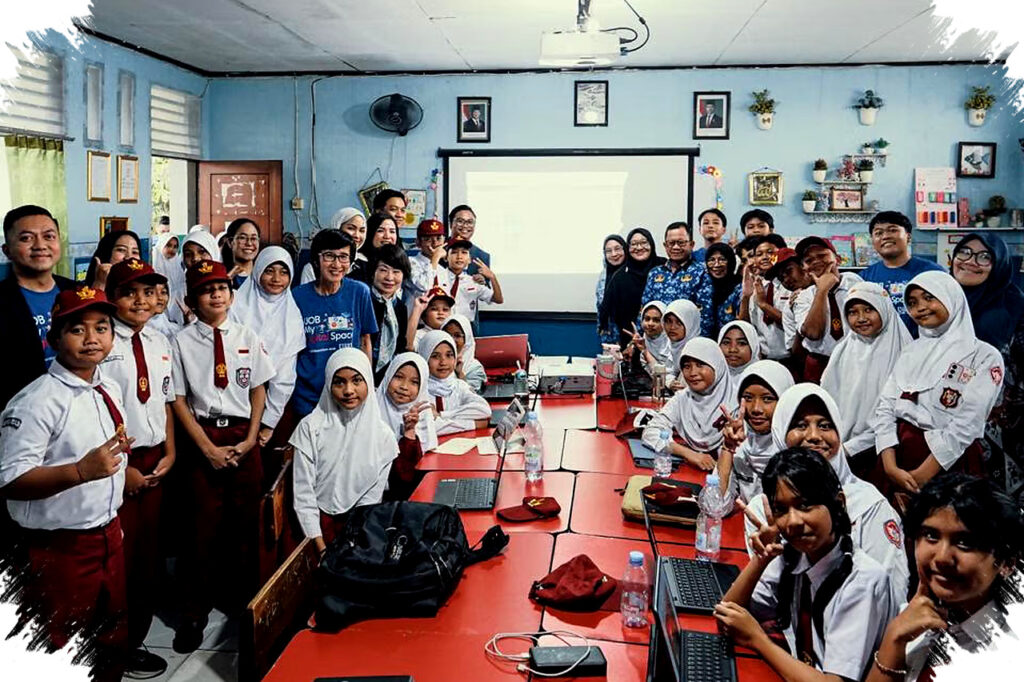 UOB dan Ruangguru Hidupkan Semangat Coding di SD, Anak-Anak Belajar Literasi Keuangan Sejak Dini untuk Masa Depan Gemilang