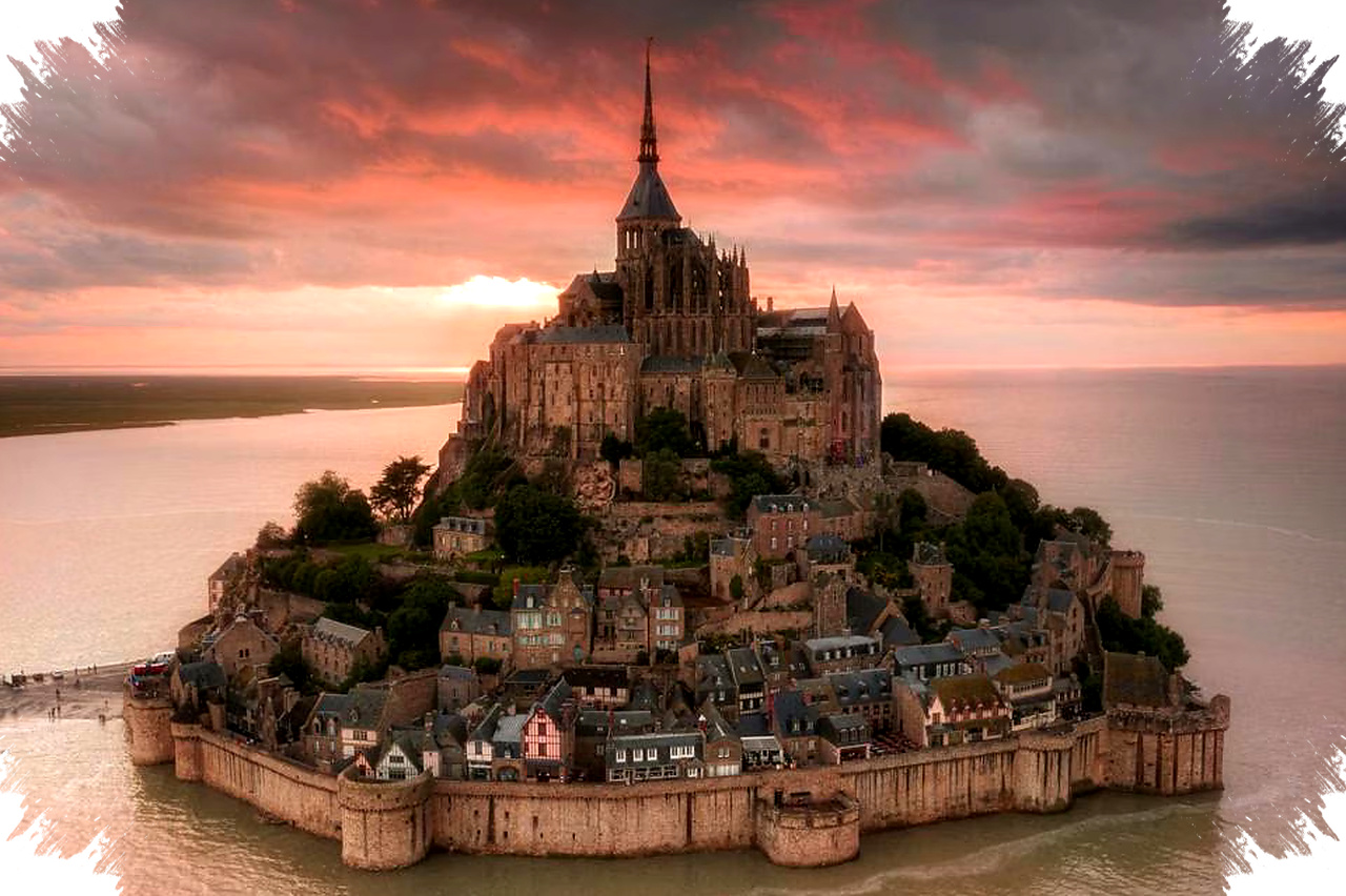 5 Fakta Menakjubkan Mont Saint Michel, Biara di Pulau Pasang Surut yang Tak Terkalahkan Sejarahnya