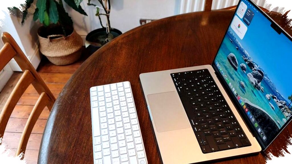 MacBook Pro M5 Max Tembus Batas Kecepatan, Laptop Pesaing Hanya Bisa Melongo Saat Dibanting Kinerja Supernya!