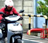Diskon Gila Rp24 Juta Harga Motor Listrik Honda CUV e Turun Tajam, Kini Bisa Dimiliki Mulai Rp30 Jutaan dengan Fitur Canggih dan Performa Unggul Diskon Gila Rp24 Juta Harga Motor Listrik Honda CUV e Turun Tajam, Kini Bisa Dimiliki Mulai Rp30 Jutaan dengan Fitur Canggih dan Performa Unggul