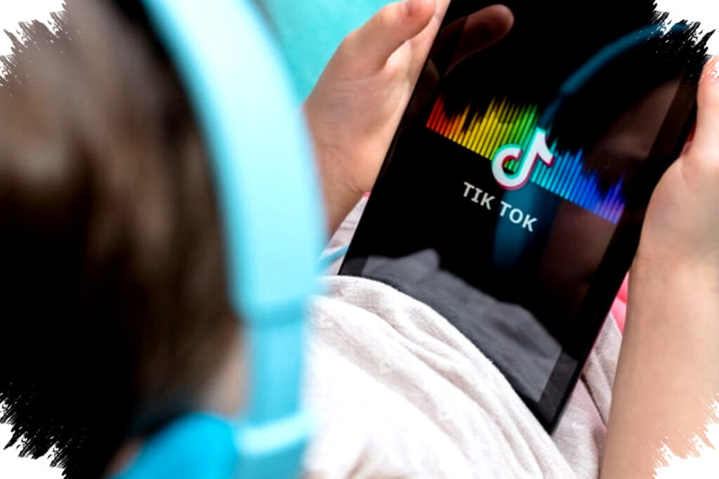 Penundaan Akses Medsos Efektif dengan Penerapan Sanksi Berat pada Platform Digital