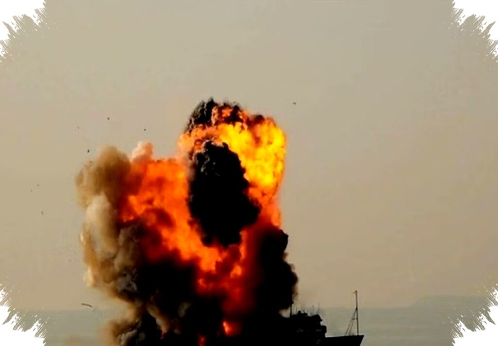 Kapal Tanker Minyak Diserang Drone Iran saat Melintasi Selat Hormuz, Risiko Meningkat