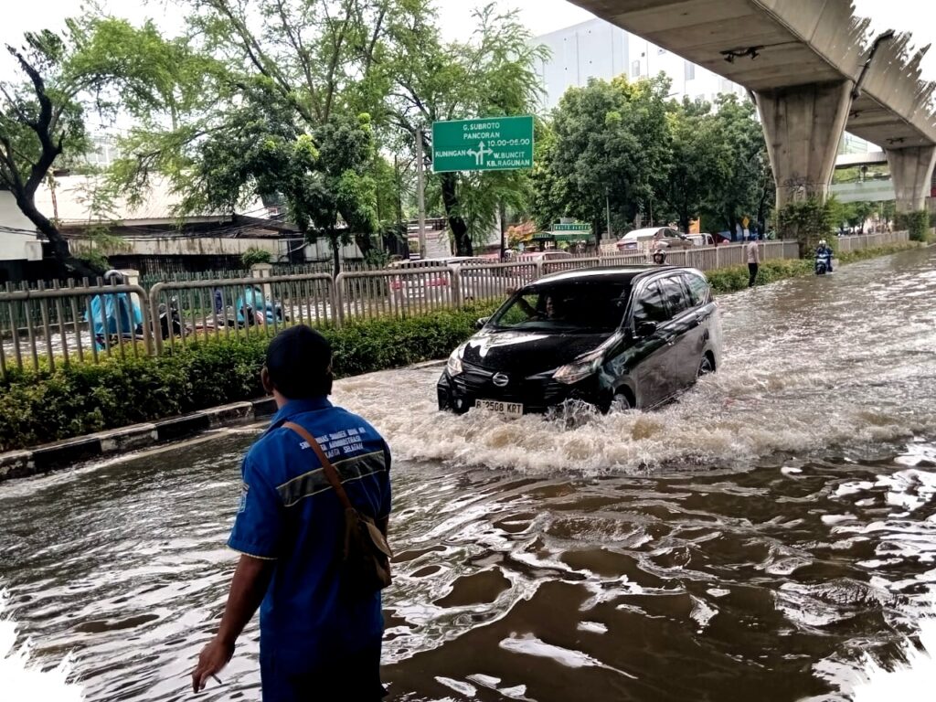 BMKG Prediksi Hujan Lebat Terus Menghantui Indonesia Minggu Depan, Waspada Risiko Bencana Hidrometeorologi Meningkat