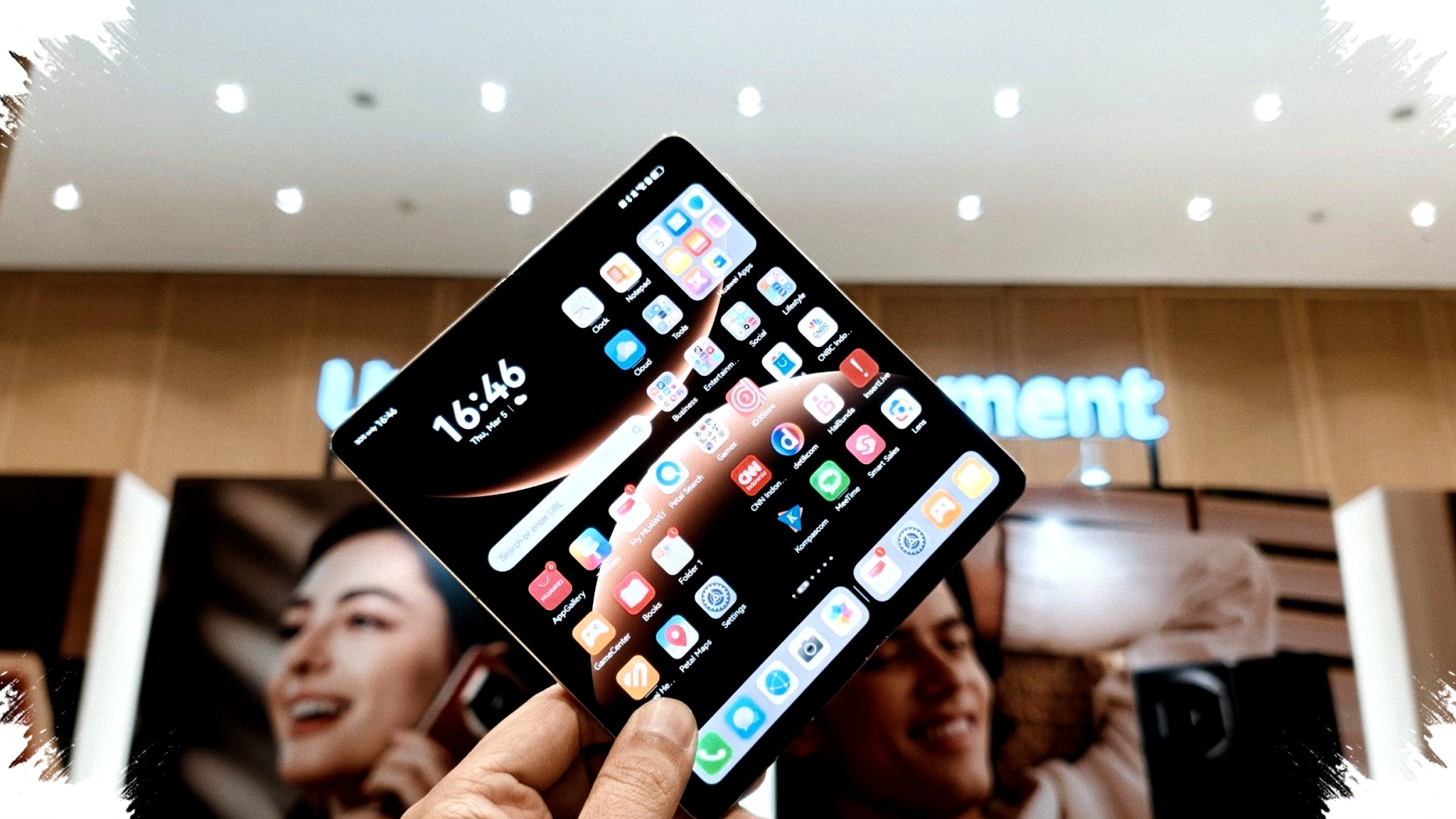 HUAWEI Mate X7 Meluncur di Indonesia, Ponsel Lipat Tangguh dengan Proteksi Crystal Armour dan Sertifikasi IP59 Bersaing Ketat di Kelas Flagship