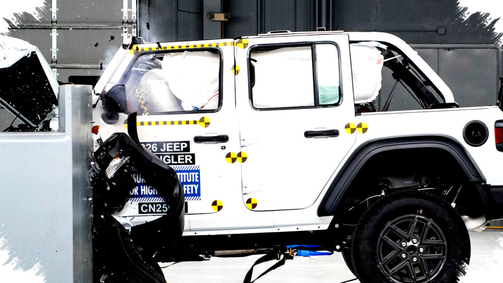 Jeep Wrangler Akhirnya Tak Terbalik Lagi, Perubahan Kunci Bikin Model 2026 Tembus Uji Kecelakaan IIHS Tanpa Rollover