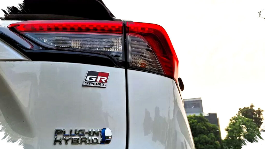 Studi Ungkap PHEV Lebih Boros Tiga Kali Lipat Dari Klaim, Efisiensi Hanya Terjadi Jika Rutin Isi Daya dan Pakai Mode Listrik Optimal