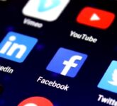 Komdigi Larang Anak Di Bawah 16 Tahun Gunakan Media Sosial Populer seperti Roblox dan Bigo Live Komdigi Larang Anak Di Bawah 16 Tahun Gunakan Media Sosial Populer seperti Roblox dan Bigo Live