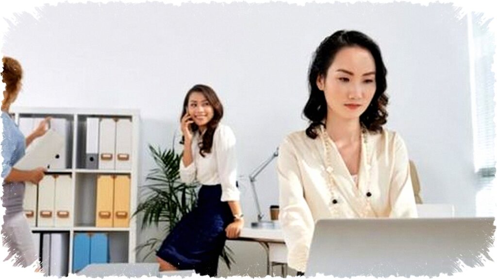 Karyawan Hebat Bisa Terkapar Profesionalisme Karena Kebiasaan Ini, Mana Yang Sering Kamu Lakukan?