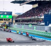 Murid Valentino Rossi Kejutkan MotoGP Thailand 2026, Bezzecchi Tak Terkalahkan, Marquez Terperosok!