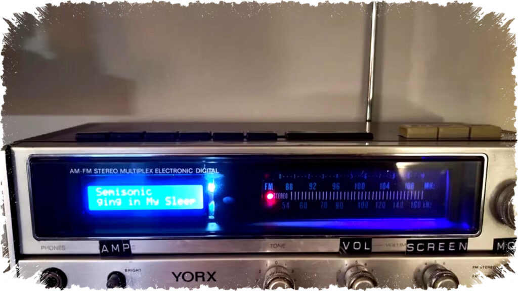 Radio Lawas Hidup Kembali, Jadi Plex Server Canggih Berkat Raspberry Pi dan Sentuhan Modern