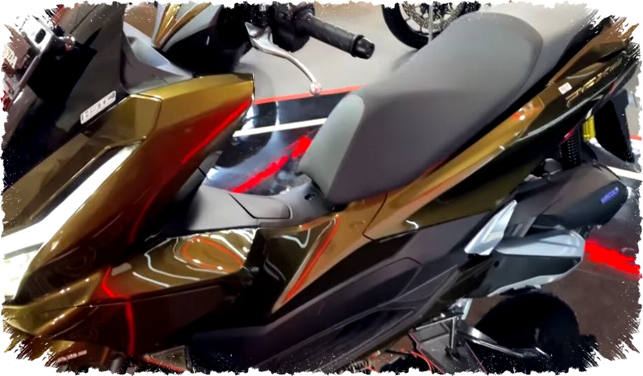 Honda PCX160 Tampilkan Warna Baru Mewah di IIMS 2026, Harga Mulai Rp37,9 Juta Siap Memikat Penggemar Skutik Premium