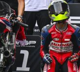 Dari Grid 17 ke Juara Jerez, Kiandra Ramadhipa Tuntaskan Race 2 dengan Tikungan Terakhir