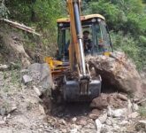 Lebong Siaga Longsor, Pemkab Beli Backhoe Loader Baru untuk Buka Akses yang Terputus Lebong Siaga Longsor, Pemkab Beli Backhoe Loader Baru untuk Buka Akses yang Terputus