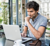 Sulit Cari Kerja Sesuai Minat, Freelance Makin Jadi Jalan Keluar Anak Muda di Era Digital