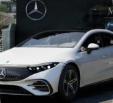 Mercedes-Benz EQS 2026 Tembus 925 Km, Sedan Listrik Mewah Ini Menekan Lawan di Kelasnya?