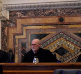 Apple Menahan Data, Regulator Antimonopoli Mempercepat Sidang Final Saat Ancaman Denda Membesar