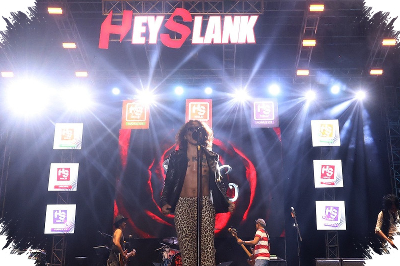 30 Ribu Slankers Padati Rampal, Kerinduan Malang Terbayar Saat Slank Kembali Panggung