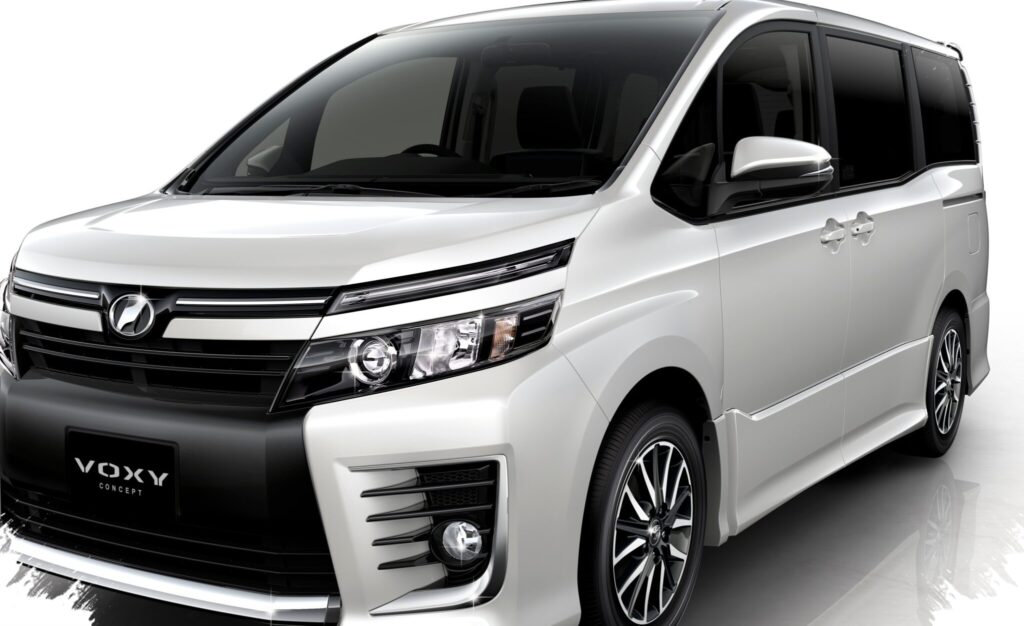 Rp140 Jutaan Sudah Dapat MPV Jepang Rasa Sultan, Toyota Noah-Voxy 2013 Ternyata Lebih Masuk Akal dari Innova
