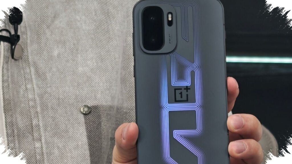 OnePlus Ace 6 Ultra Akhirnya Muncul, Layar 165Hz dan Baterai 8.500 mAh Ini Terasa Mengancam Rivalnya