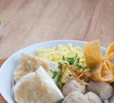 19 Bakso Andalan Semarang, Kuah Kaldu Nendang dan Pentol Empuk yang Bikin Ketagihan