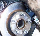 Rotor Mobil Bekerja Saat Rem Diinjak, Tanda Rusaknya Sering Terlambat Disadari