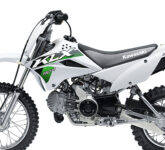 Kawasaki KLX 110 2026 Resmi Meluncur, Mini Trail Ini Diam-Diam Naik Kelas! Kawasaki KLX 110 2026 Resmi Meluncur, Mini Trail Ini Diam-Diam Naik Kelas!