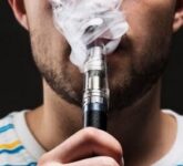 Vape Atau Rokok Biasa, Pakar Ungkap Mana Lebih Berbahaya Bagi Tubuh dan Sekitar