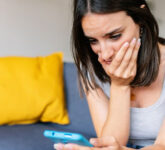 8 Ciri Kepribadian Orang yang Diam di Grup Chat, Bukan Antisosial Tapi Penuh Makna