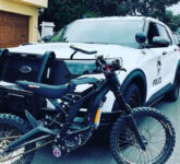 Polisi Colorado Kehilangan Hampir Semua Rider Dirt Bike, Lalu Picu Perang Soal E-Bike Polisi Colorado Kehilangan Hampir Semua Rider Dirt Bike, Lalu Picu Perang Soal E-Bike