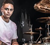 Ubah Foto Biasa Jadi Drummer Profesional, Ini Prompt Gemini AI Paling Realistis!