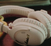 Marshall Monitor III ANC Cream Tiba Di Indonesia, Baterai 100 Jam Dalam Headphone Premium
