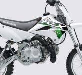 Motor Trail Mini Terbaik? Kawasaki KLX 110 Menang Karena Jinak untuk Pemula, Tangguh di Medan Berat