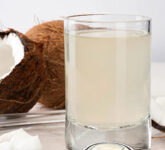 Air Kelapa Ternyata Bukan Sekadar Segar, Ini Manfaatnya untuk Jantung dan Gula Darah Air Kelapa Ternyata Bukan Sekadar Segar, Ini Manfaatnya untuk Jantung dan Gula Darah