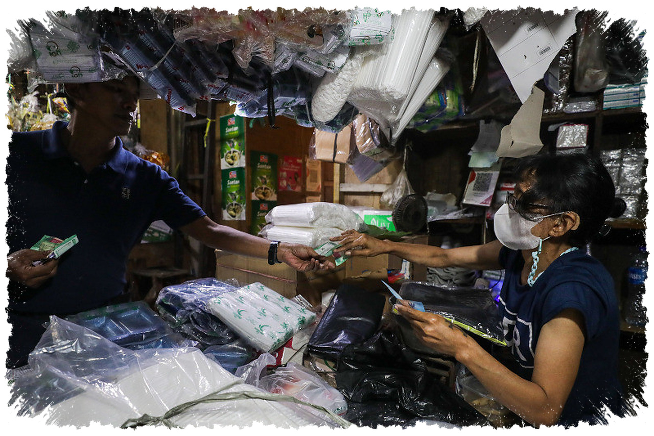 Harga Plastik Naik Imbas Perang Timur Tengah, Emil Dardak Siapkan Langkah Untuk UMKM Jawa Timur