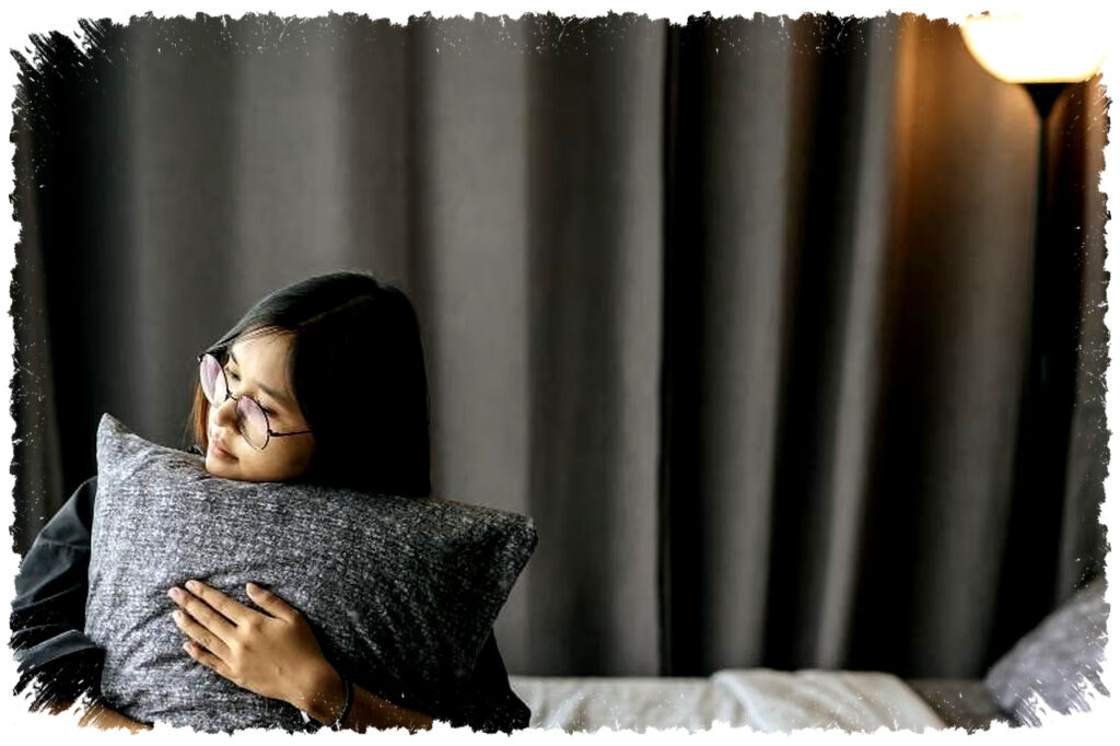 5 Tipe MBTI Paling Sering Memendam Perasaan, Mereka Terlihat Tenang Tapi Berat Di Dalam