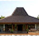 8 Desain Rumah Atap Limasan dan Teras Lebar, Estetik Bukan Lagi Mengorbankan Sejuk