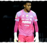 Teja Paku Alam Kejar Rekor Yoo Jae-hoon, Tinggal Dua Clean Sheet Lagi