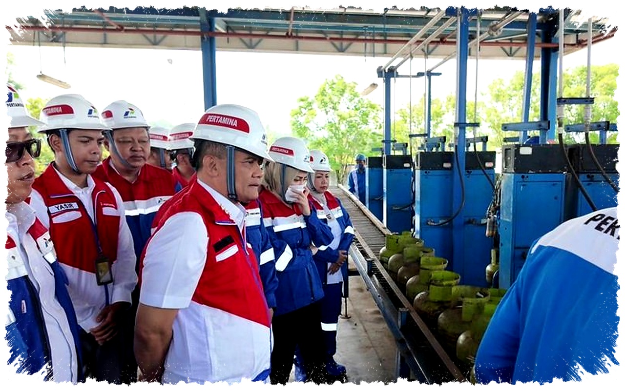Luthfi Tinjau Distribusi LPG Karanganyar, Stok Jateng Dipastikan Aman