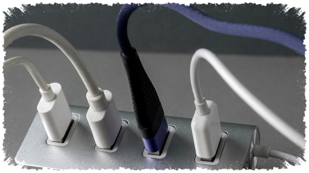 Jangan Colok USB Hub Ke Power Bank, Risikonya Overdraw Dan Panas Berlebihan
