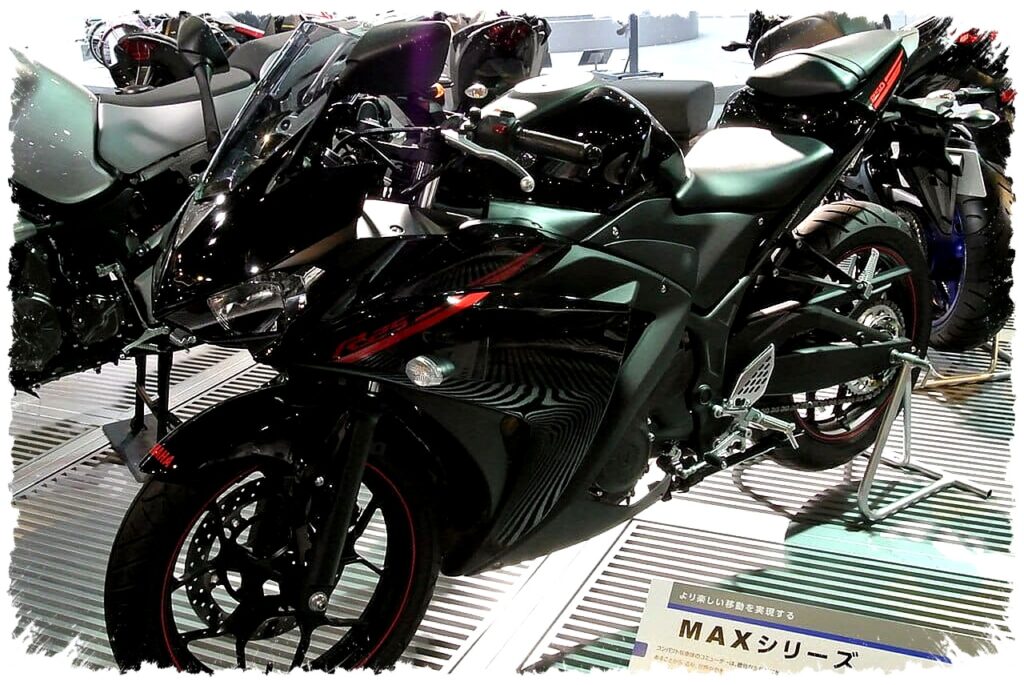 Yamaha R25 Memang Kencang dan Gagah, Tapi Putaran Atasnya Bisa Bikin Harian Tersiksa