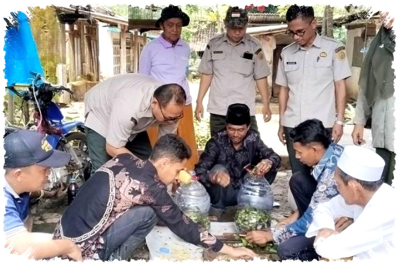 Petani Probolinggo Ubah Eceng Gondok Jadi Penyubur Lahan, Jalan Baru Pulihkan Tanah