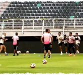 Persebaya Waspadai Persita, Tavares Minta GBT Penuh Dukungan Bonek Persebaya Waspadai Persita, Tavares Minta GBT Penuh Dukungan Bonek