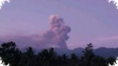 Gunung Dukono Erupsi Lagi, Kolom Abu 3,5 Kilometer Mengarah ke Permukiman Gunung Dukono Erupsi Lagi, Kolom Abu 3,5 Kilometer Mengarah ke Permukiman