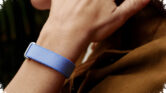 Google Rilis Fitbit Air, Gelang Tanpa Layar yang Tetap Awasi Jantung dan Tidur Anda