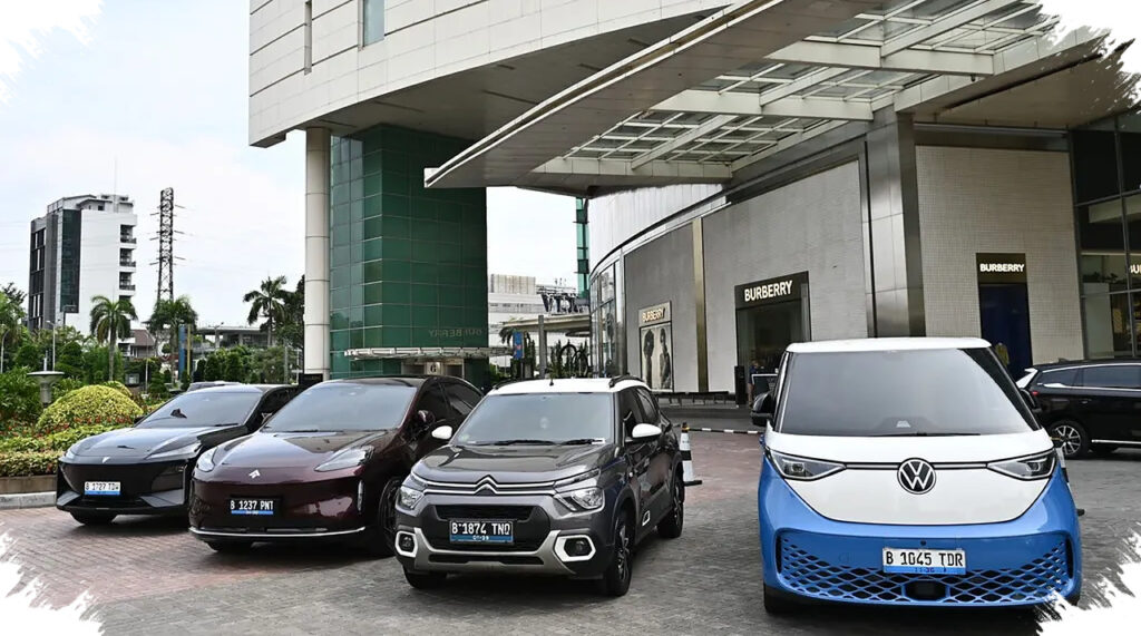 INDOMOBIL Bawa 10 Mobil Listrik Sekaligus ke Senayan City, Ada Test Drive dan Promo Gila-Gilaan