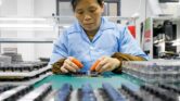 AS Larang Uji Smartphone di China, Harga Gadget Terancam Naik dan Distribusi Makin Rumit