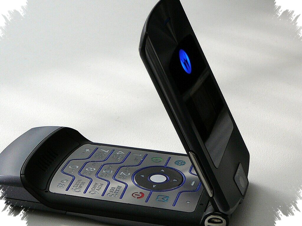 Motorola Razr Baru Tampil Makin Berani, Warnanya Memikat tapi Upgrade-Nya Tipis