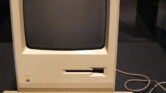 Macintosh Original 1984 Kini Jadi Harta Karun, Paket Lengkapnya Tembus Puluhan Juta Macintosh Original 1984 Kini Jadi Harta Karun, Paket Lengkapnya Tembus Puluhan Juta