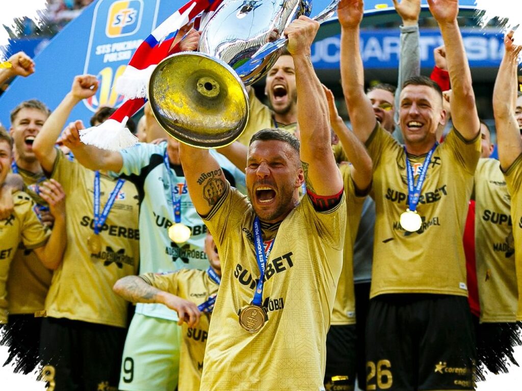 Górnik Zabrze Akhiri Puasa 54 Tahun, Podolski Menangis Saat Trofi Polandia Direbut!